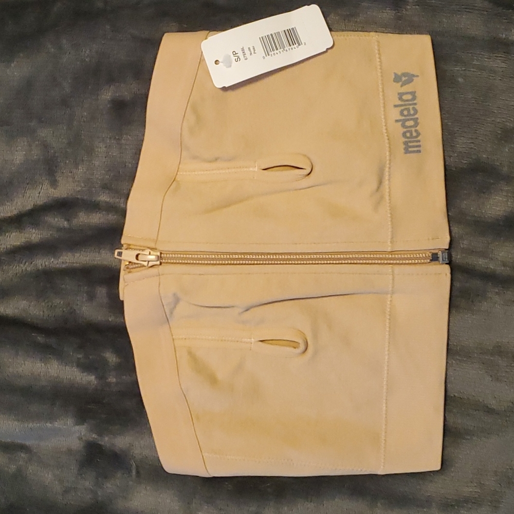 Brand New Medela Hands Free Pumping Bra